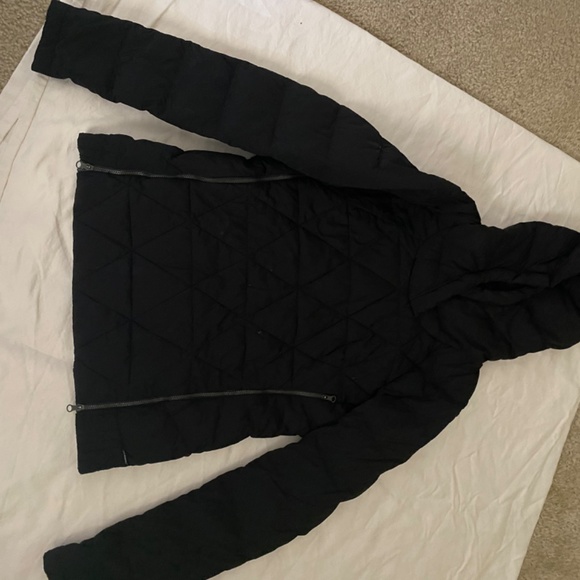 7 pieces of Lululemon Athletic Wear - Picture 5 of 11